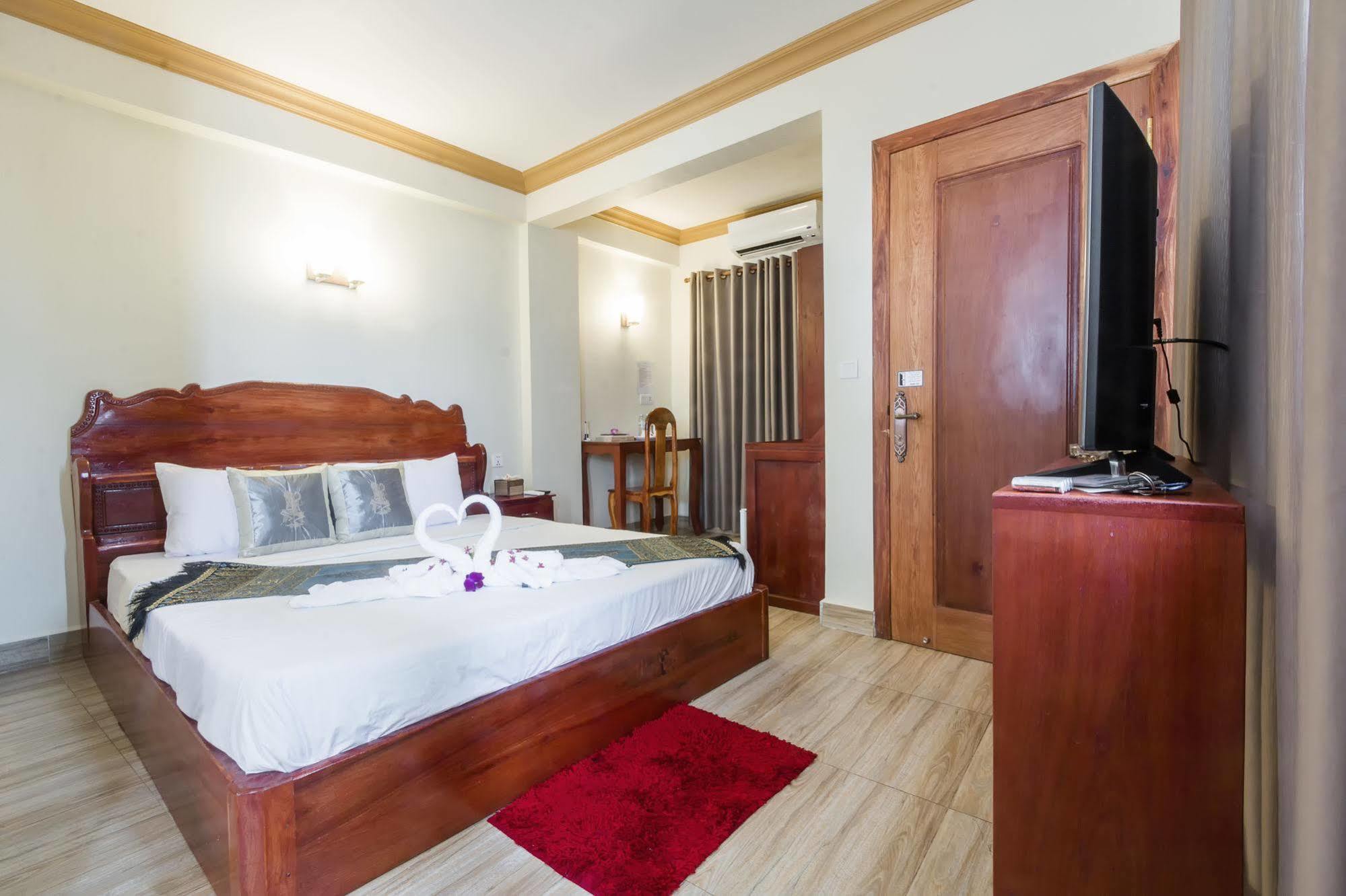 Dynsey Boutique Hotel Phnom Penh Exterior photo